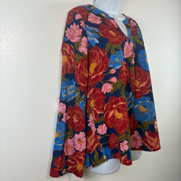 Emily Wonder Floral V-Neck MISSING Left Roll Tab Button SzM - Picture 3 of 12